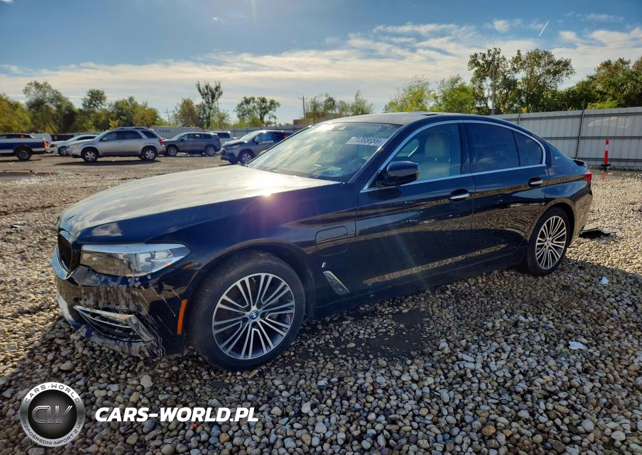 2018 BMW 530Xe VIN:WBAJB1C50JB083850 - 1