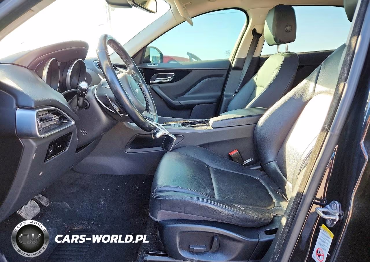 2018 Jaguar F-Pace Premium VIN:SADCJ2FN3JA241866 - 7