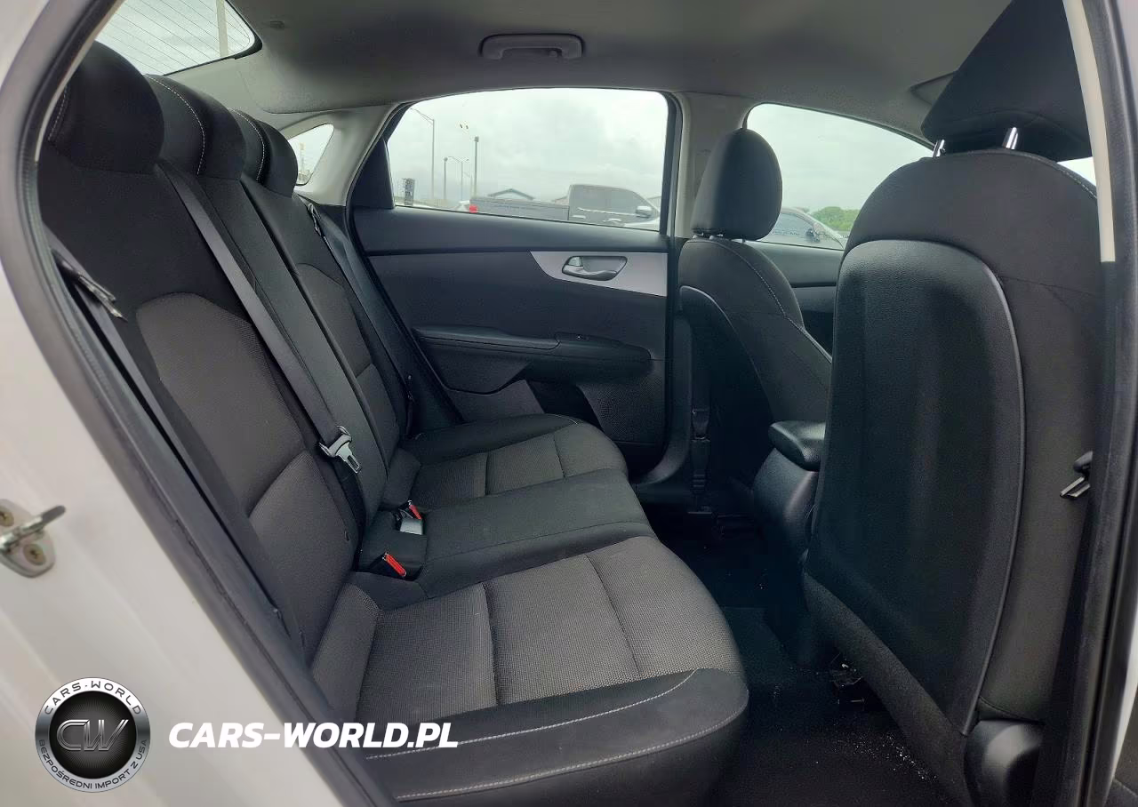 2023 Kia Forte Lxs VIN:3KPF24AD7PE583293 - 10