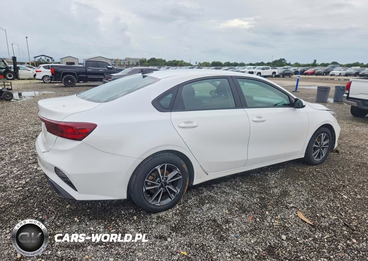 2023 Kia Forte Lxs VIN:3KPF24AD7PE583293 - 3