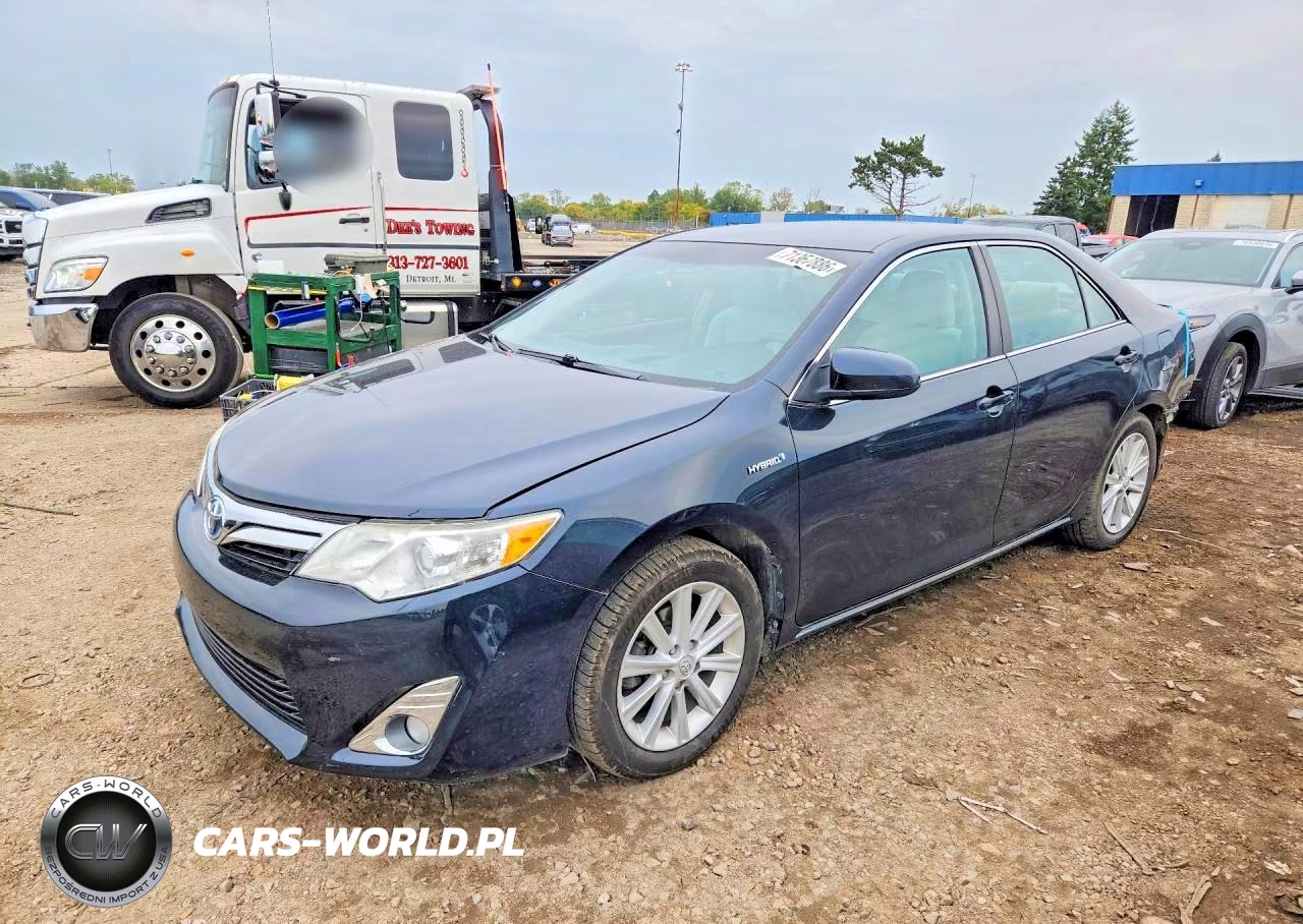 2013 Toyota Camry Hybrid Xle – zdjęcie 1 z 13