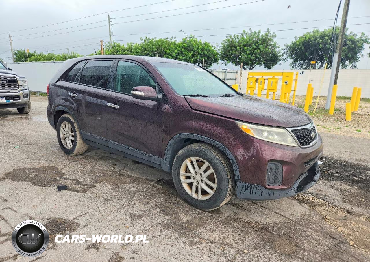 2014 Kia Sorento Lx VIN:5XYKT4A60EG428341 - 4