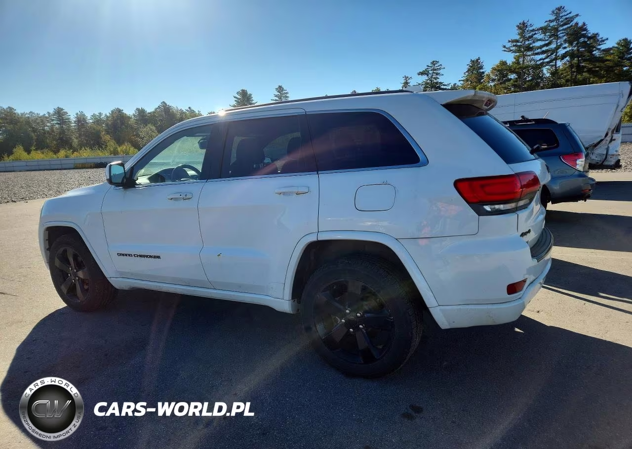 2015 Jeep Grand Cherokee Laredo VIN:1C4RJFAG8FC676187 - 2
