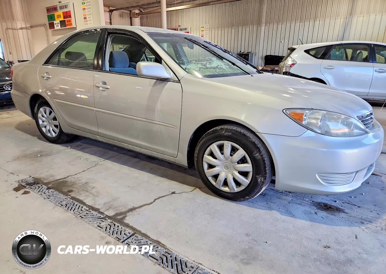 2005 Toyota Camry Le VIN:4T1BE32K65U584023 - 4
