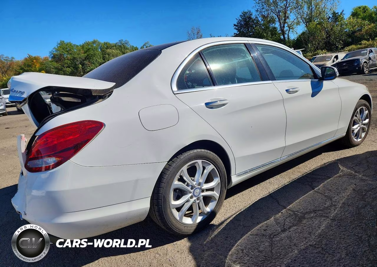 2017 Merbenz C-Class C300 VIN:55SWF4KB8HU184257 - 3