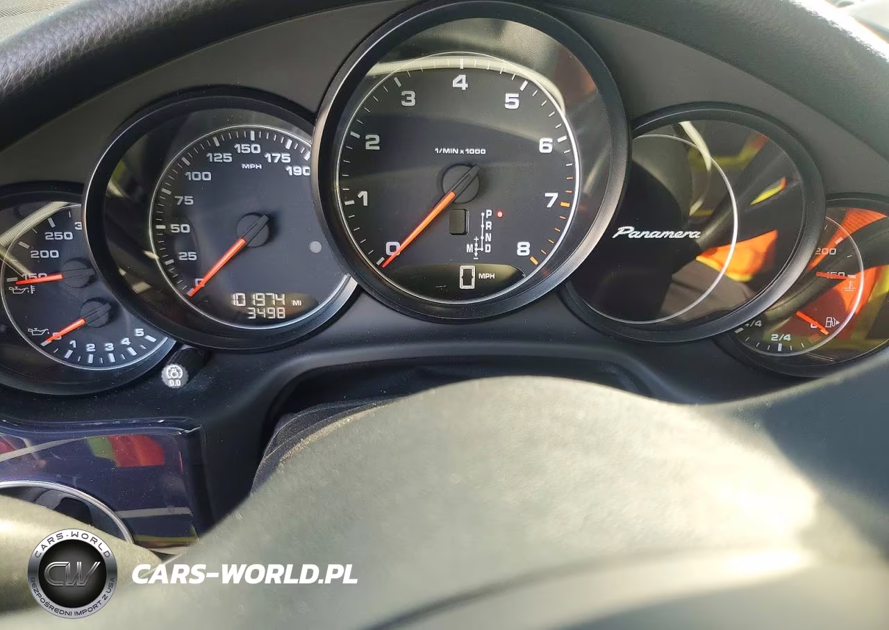 2015 Porsche Panamera 2 VIN:WP0AA2A75FL001726 - 9