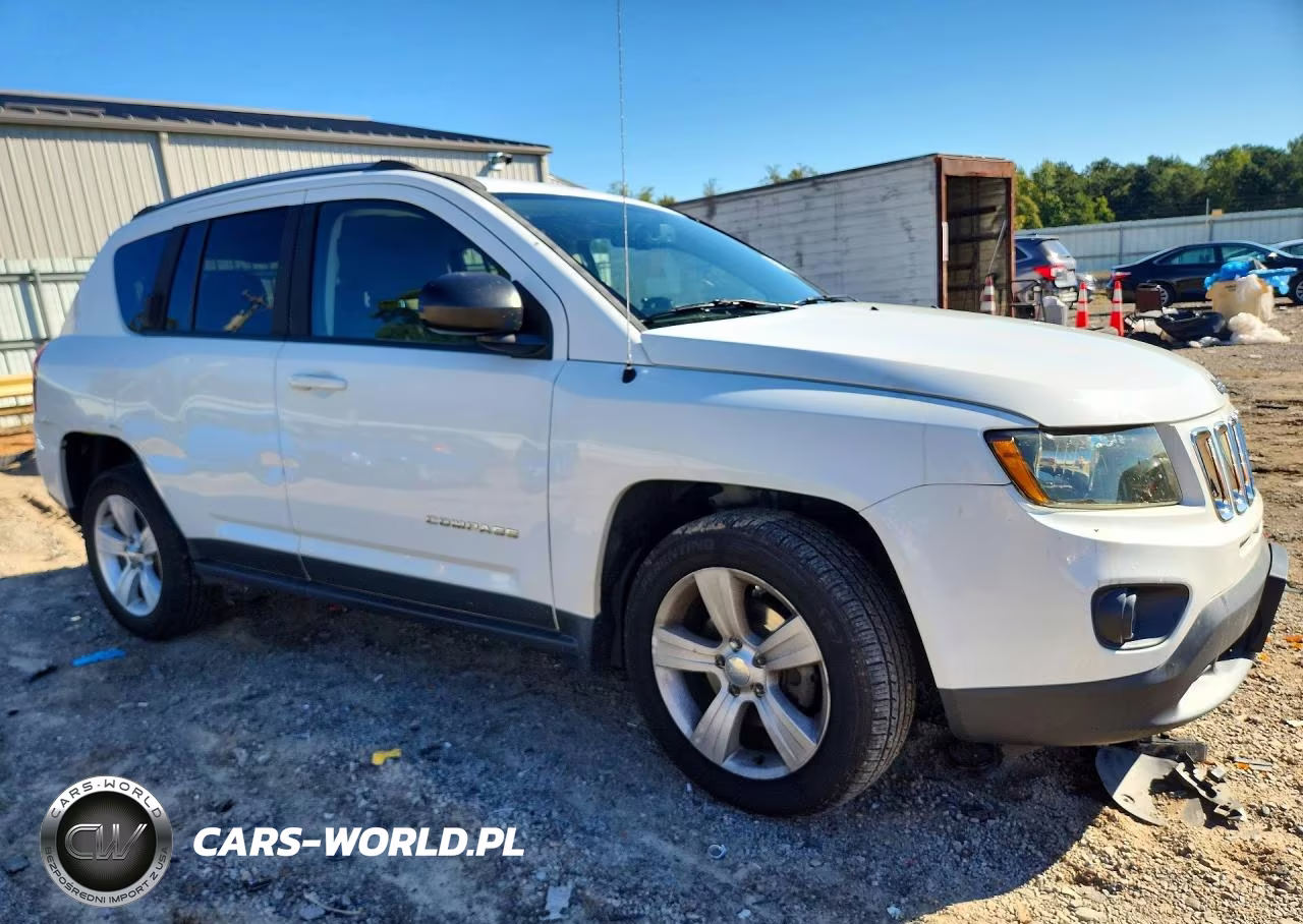 2016 Jeep Compass Sport VIN:1C4NJCBA1GD670508 - 4