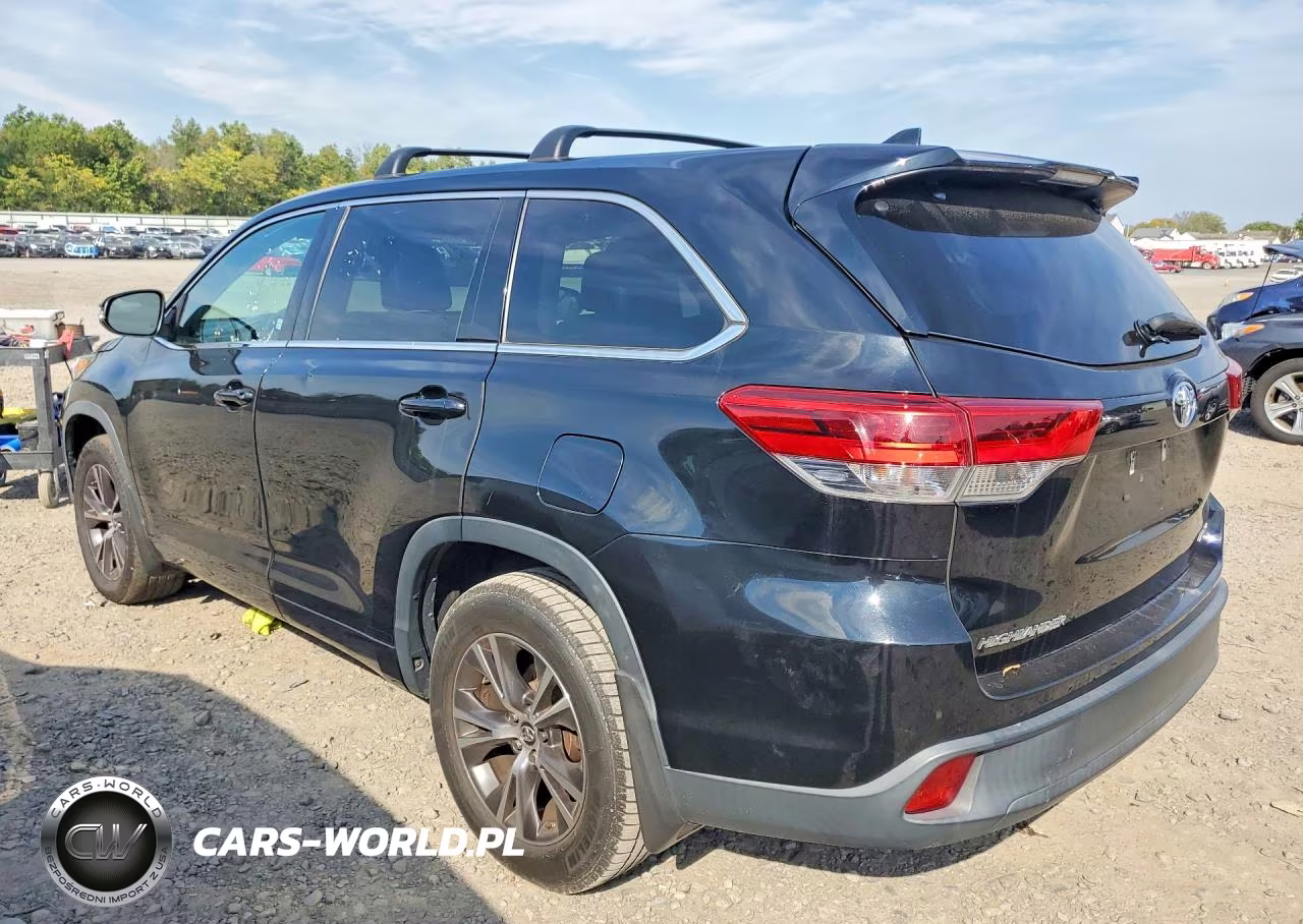 2018 Toyota Highlander Le Plus VIN:5TDBZRFHXJS904470 - 2