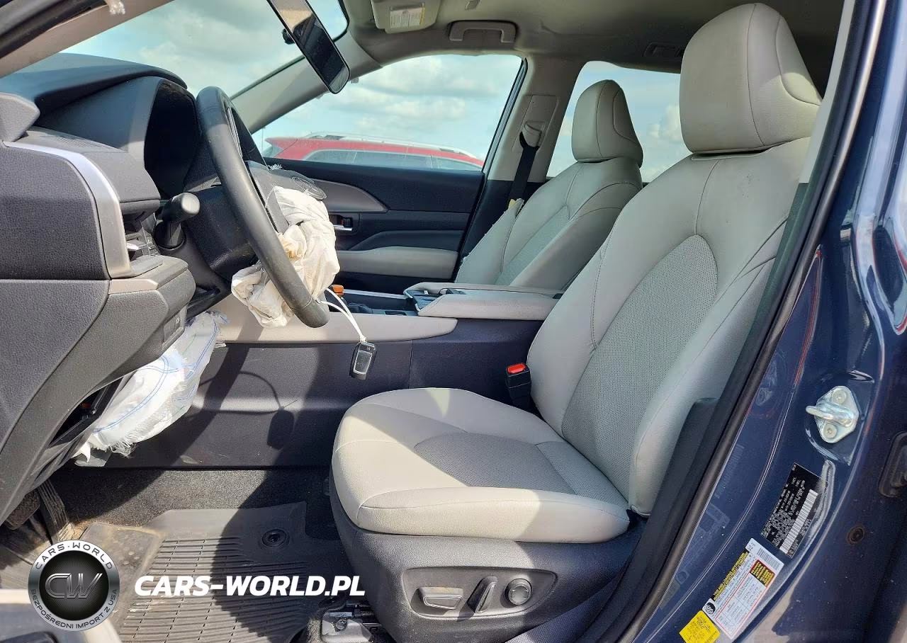 2026 Toyota Grand Highlander Xle VIN:5TDAAAB57TS110786 - 7