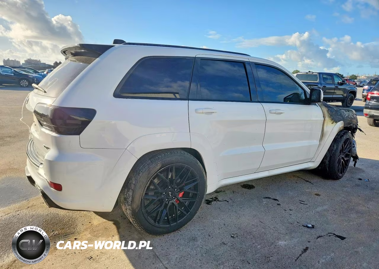 2015 Jeep Grand Cherokee Srt-8 VIN:1C4RJFDJ6FC171725 - 3