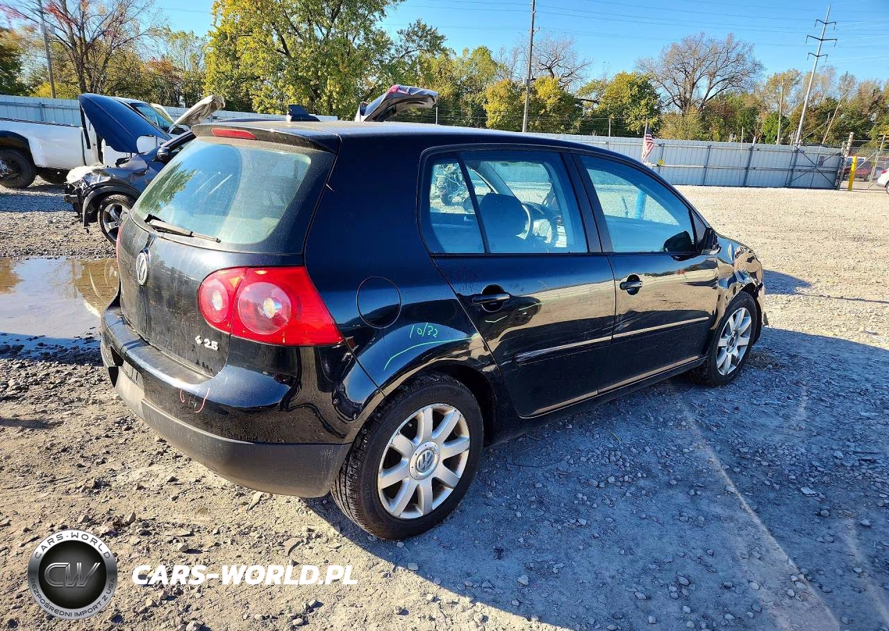 2008 Volkswagen Rabbit VIN:WVWDA71K68W117761 - 3
