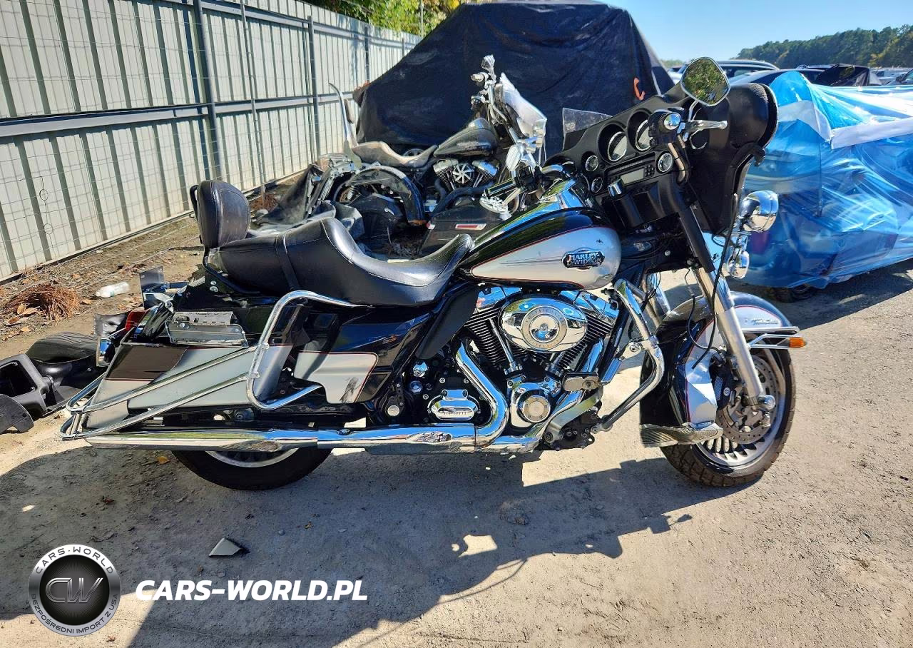 2010 Harley-Davidson Flhtcu VIN:1HD1FC41XAB612623 - 1