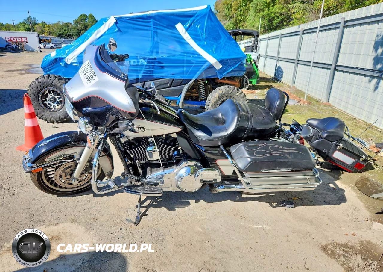 2010 Harley-Davidson Flhtcu VIN:1HD1FC41XAB612623 - 3