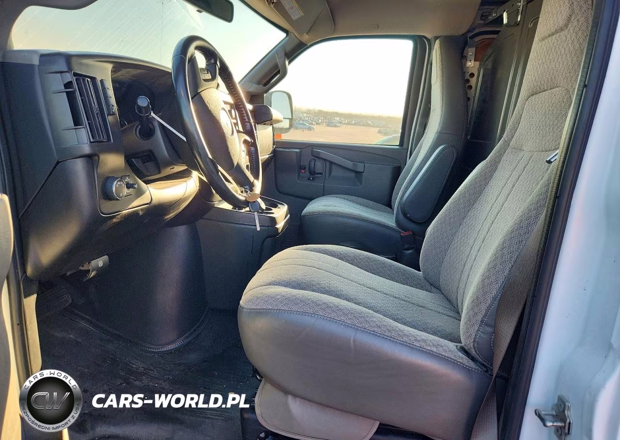 2023 Chevrolet Express G2500 VIN:1GCWGAFP6P1219212 - 7