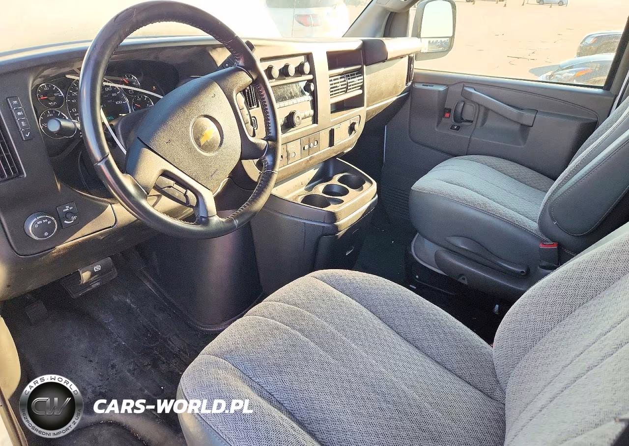 2023 Chevrolet Express G2500 VIN:1GCWGAFP6P1219212 - 8