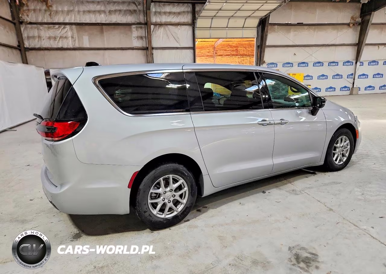 2026 Chrysler Pacifica Select VIN:2C4RC1BG3TR268386 - 3