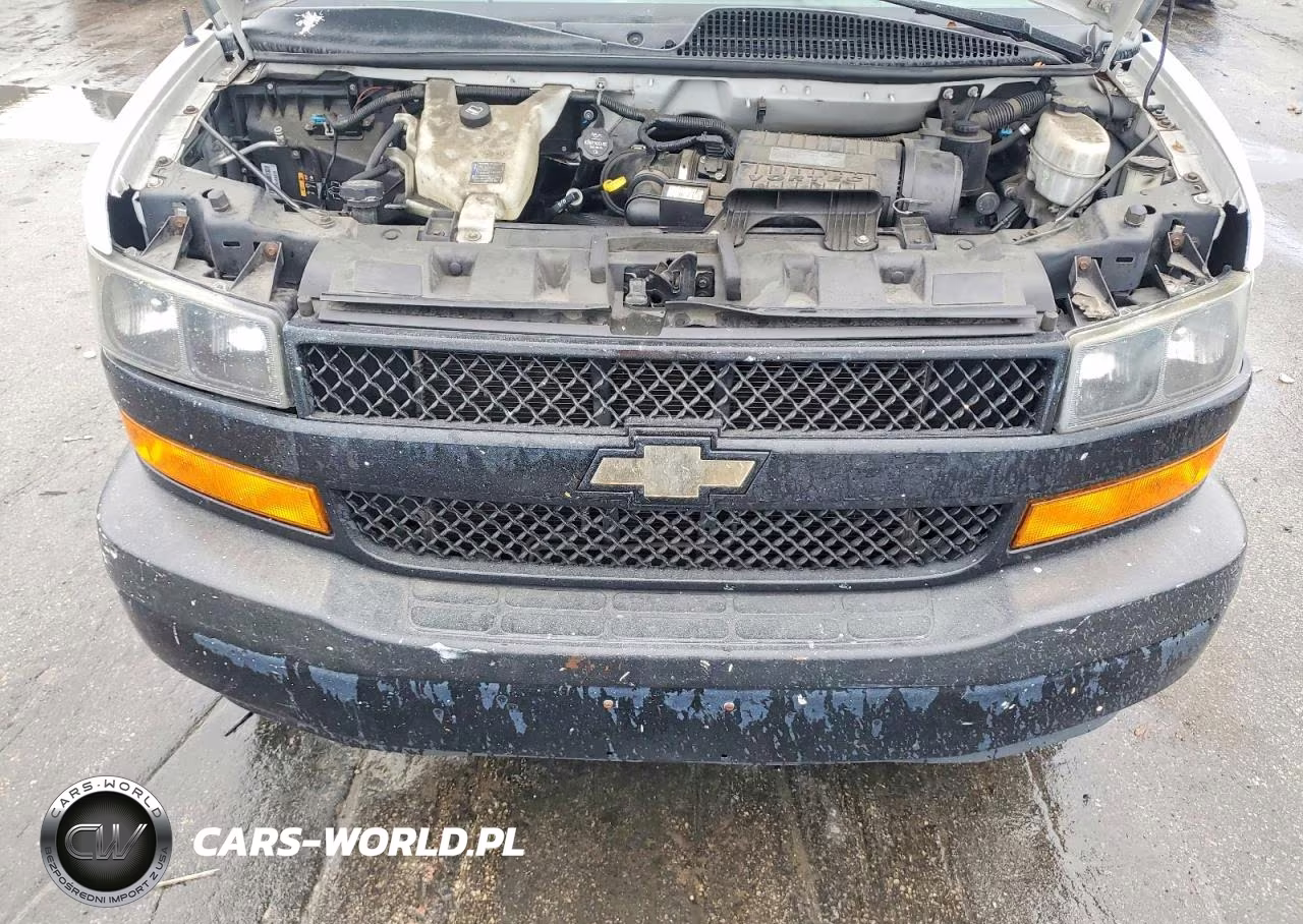 2018 Chevrolet Express 2500 Cargo Delivery Van VIN:1GCWGAFGXJ1192362 - 12