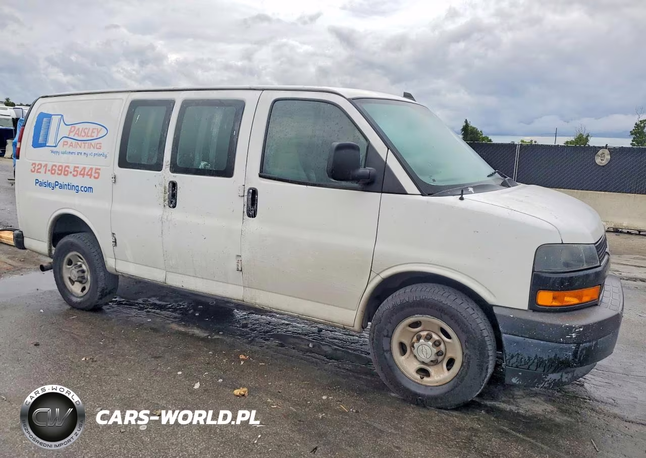 2018 Chevrolet Express 2500 Cargo Delivery Van VIN:1GCWGAFGXJ1192362 - 4