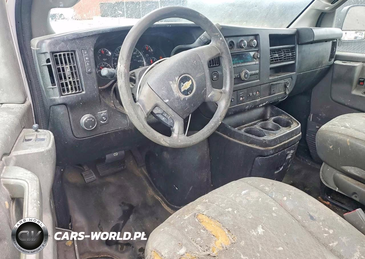 2018 Chevrolet Express 2500 Cargo Delivery Van VIN:1GCWGAFGXJ1192362 - 8