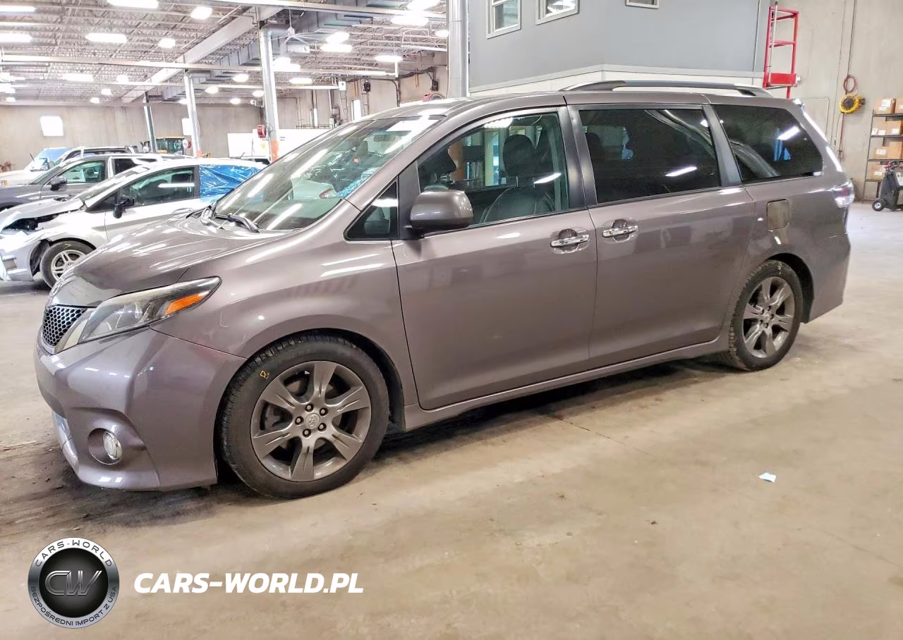 2015 Toyota Sienna Sport