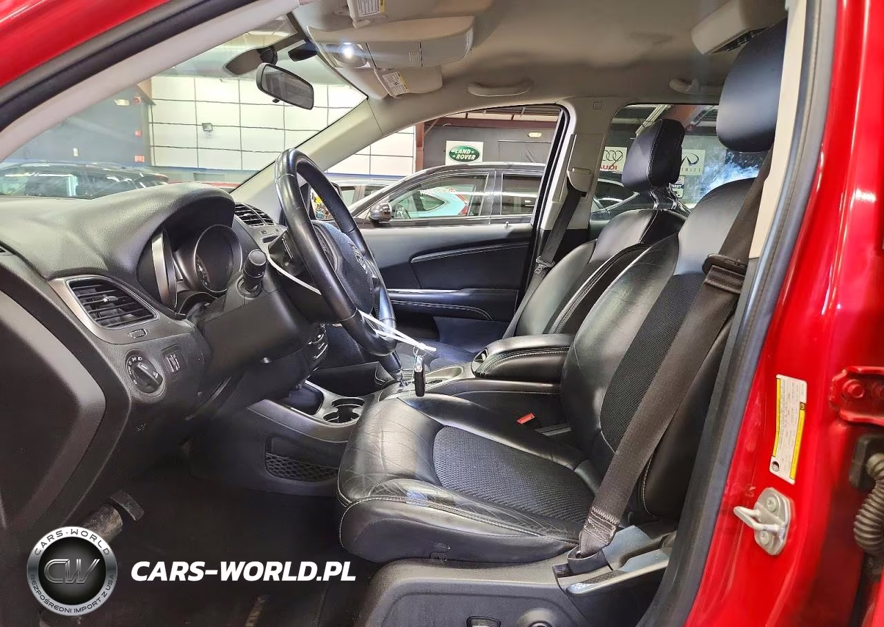 2018 Dodge Journey Crossroad VIN:3C4PDDGG0JT371175 - 7