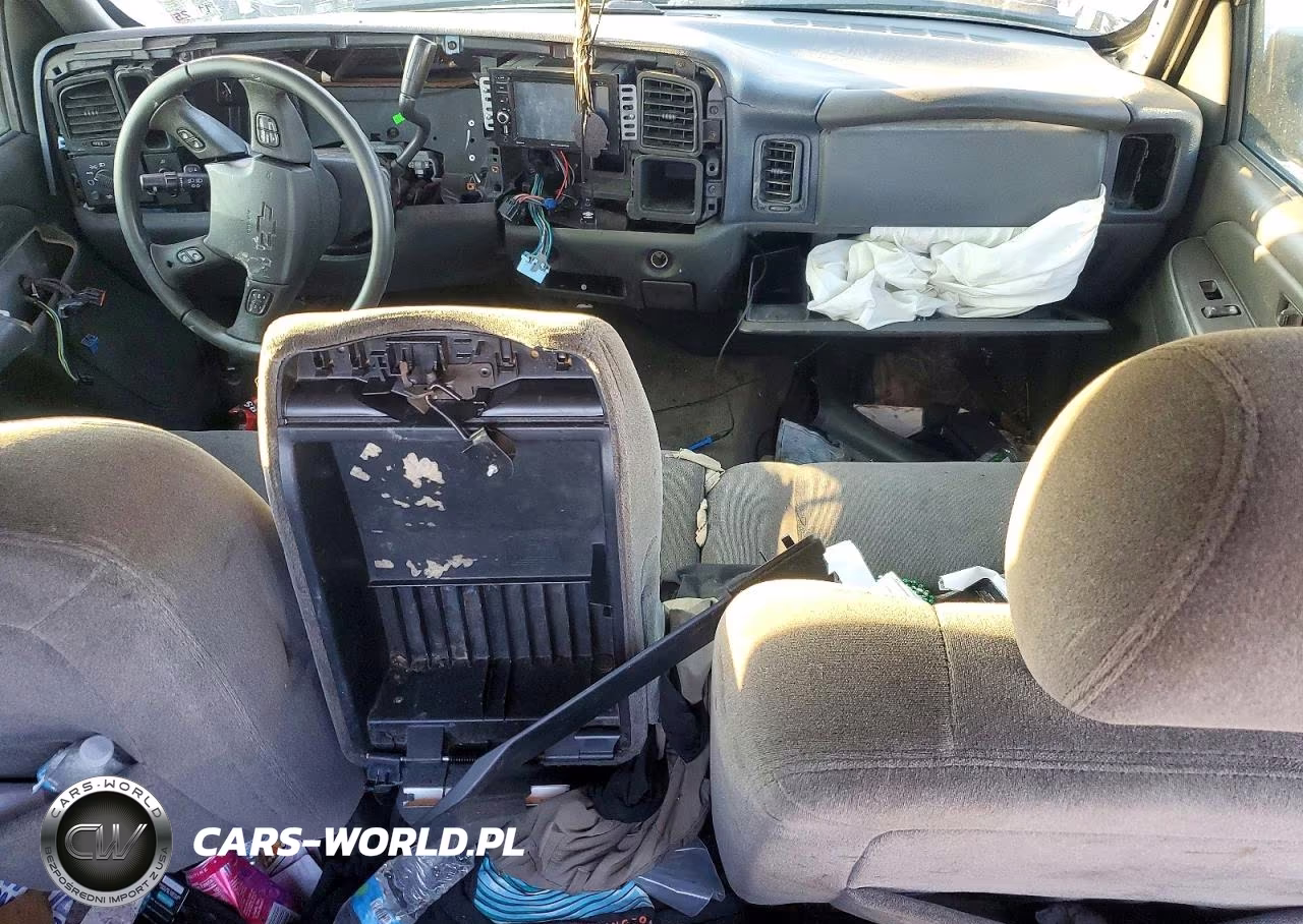 2005 Chevrolet Silverado C1500 VIN:2GCEC13TX51257106 - 8