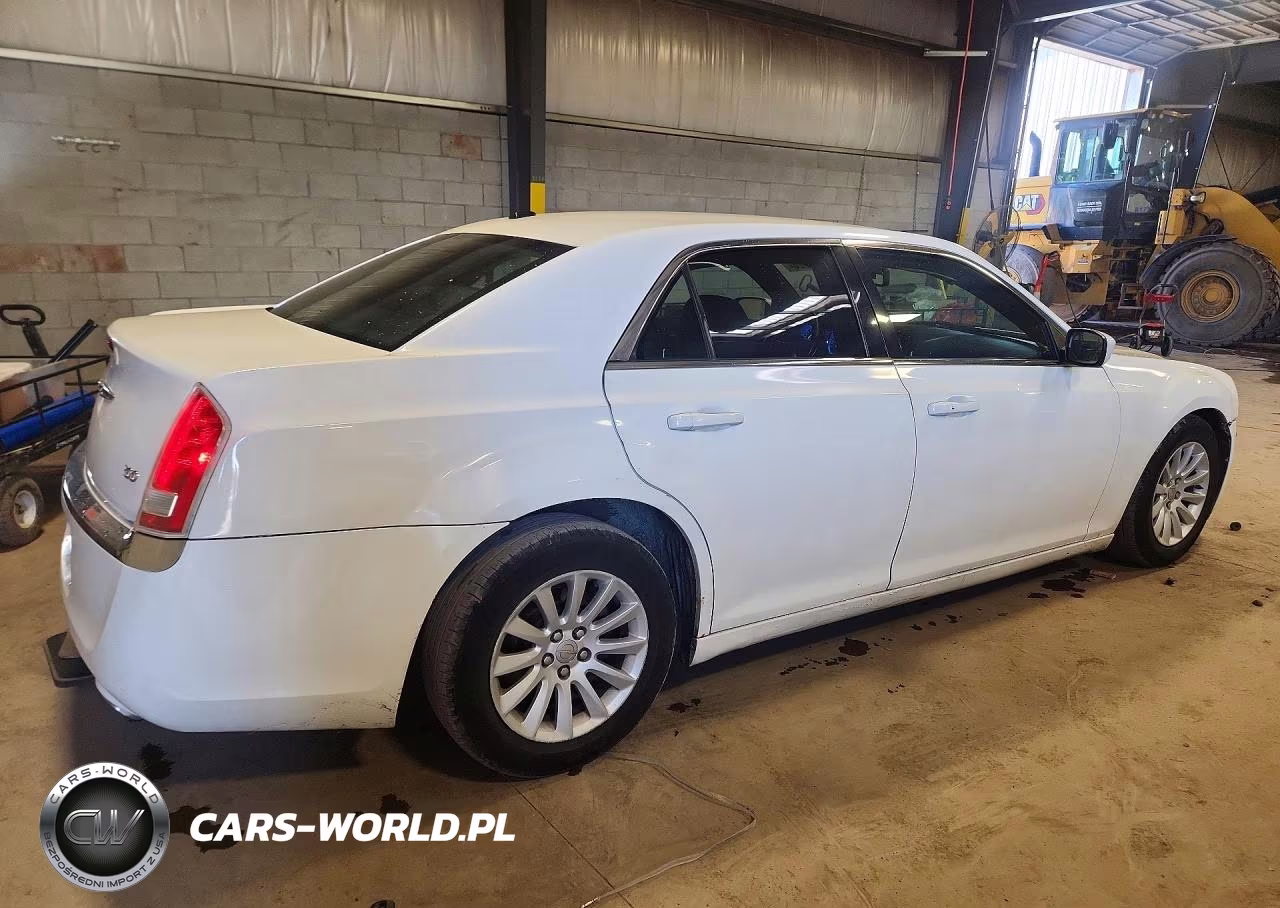 2012 Chrysler 300 VIN:2C3CCAAG6CH205946 - 3
