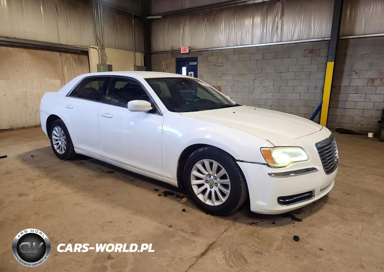 2012 Chrysler 300 VIN:2C3CCAAG6CH205946 - 4