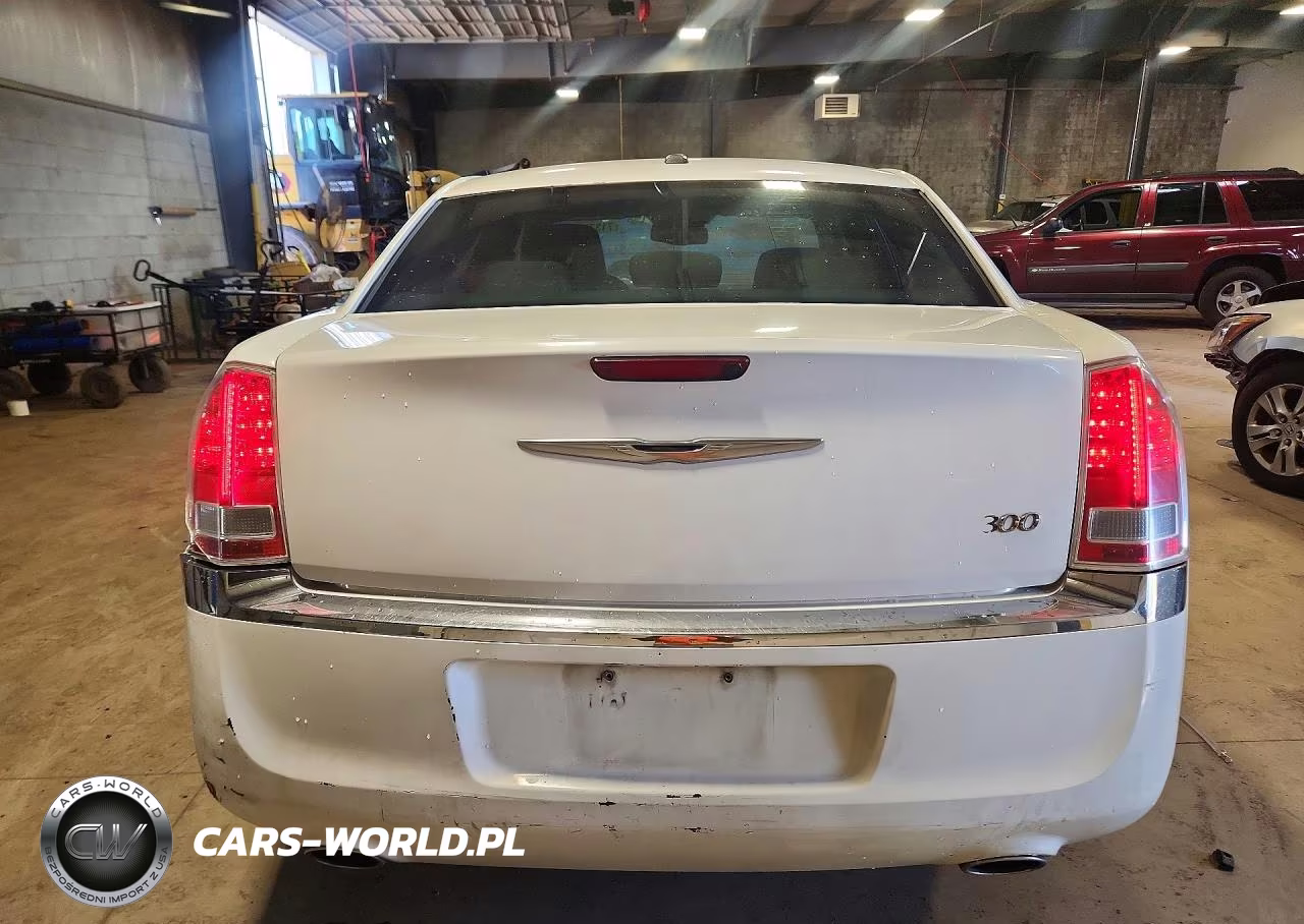 2012 Chrysler 300 VIN:2C3CCAAG6CH205946 - 6