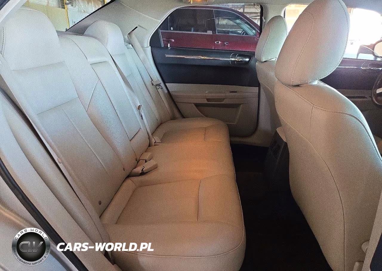 2006 Chrysler 300 Touring VIN:2C3KA53GX6H354788 - 10