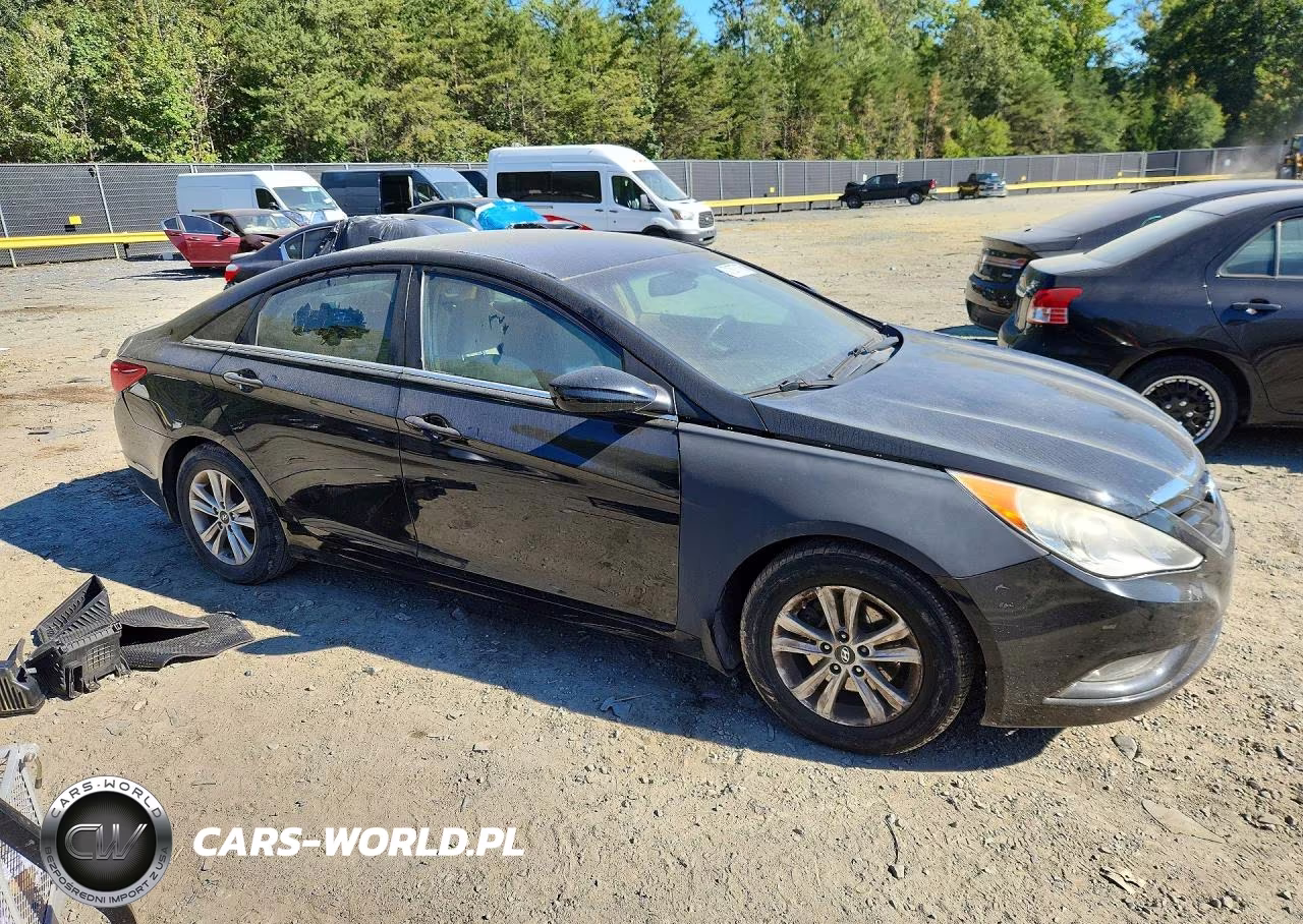 2013 Hyundai Sonata Gls VIN:5NPEB4AC8DH665026 - 4