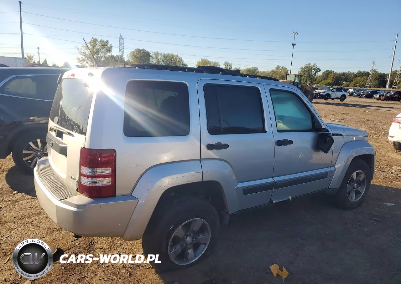 2008 Jeep Liberty Sport VIN:1J8GN28KX8W270470 - 3