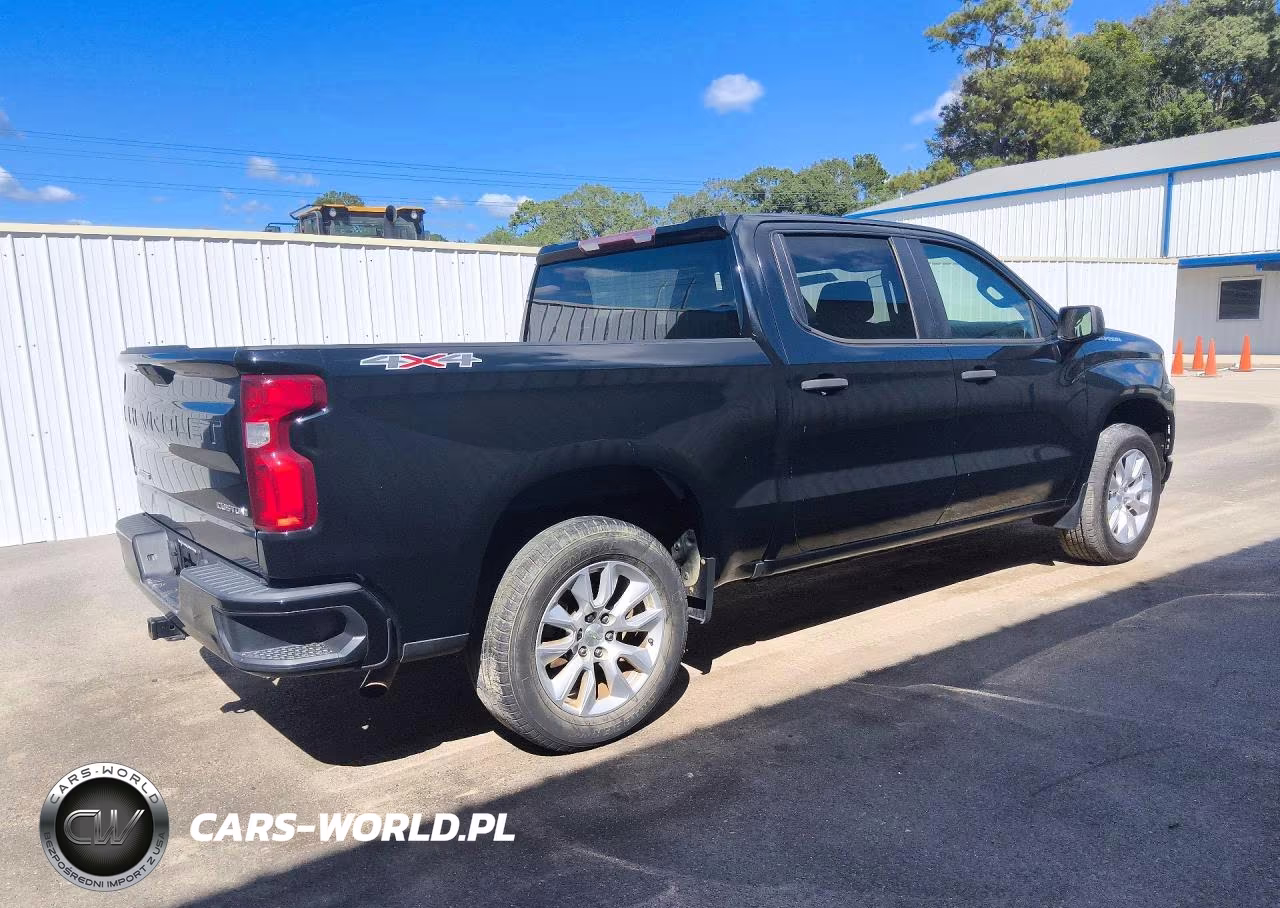 2021 Chevrolet Silverado K1500 Custom VIN:1GCPYBEK9MZ176365 - 3