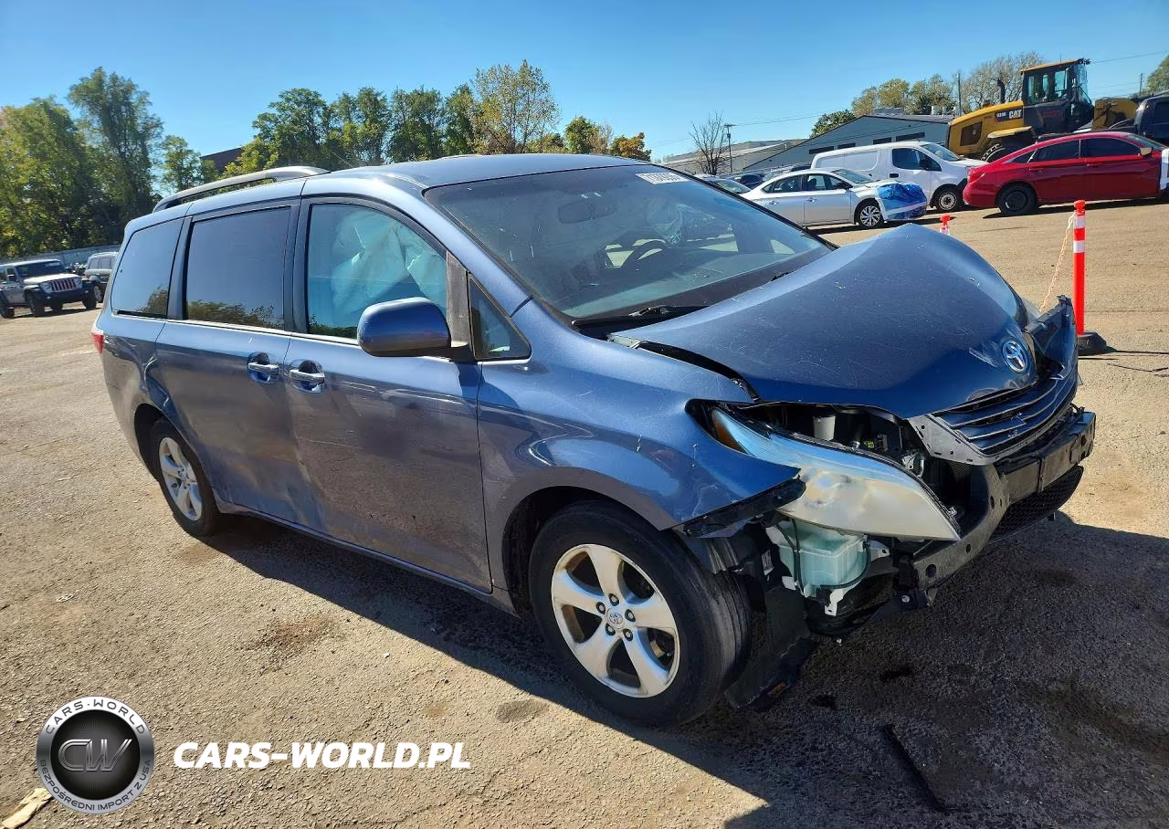 2015 Toyota Sienna Le VIN:5TDKK3DC2FS579314 - 4
