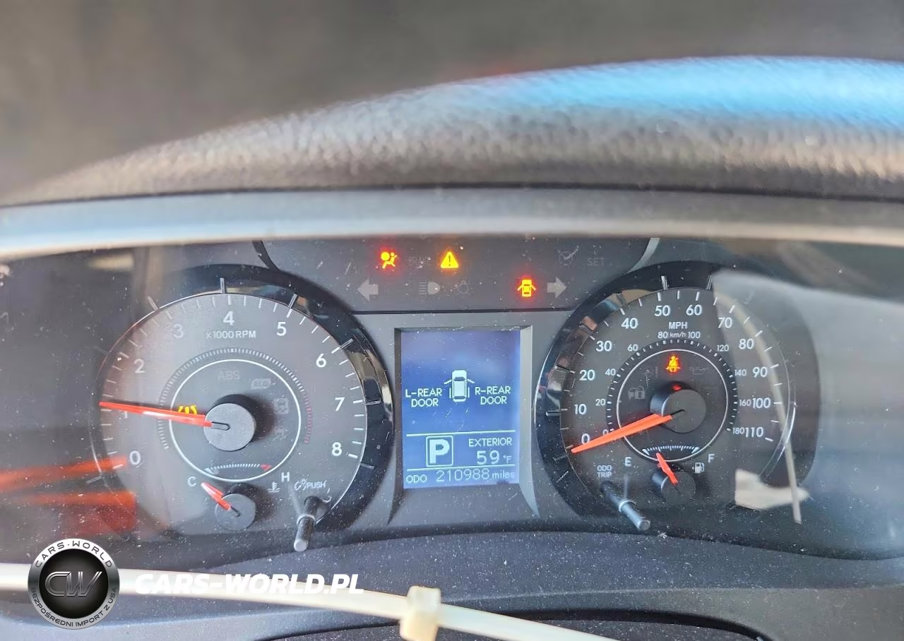 2015 Toyota Sienna Le VIN:5TDKK3DC2FS579314 - 9