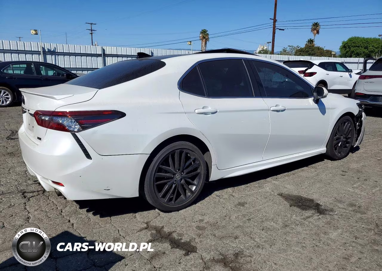 2021 Toyota Camry Xse VIN:4T1K61AK4MU571160 - 3