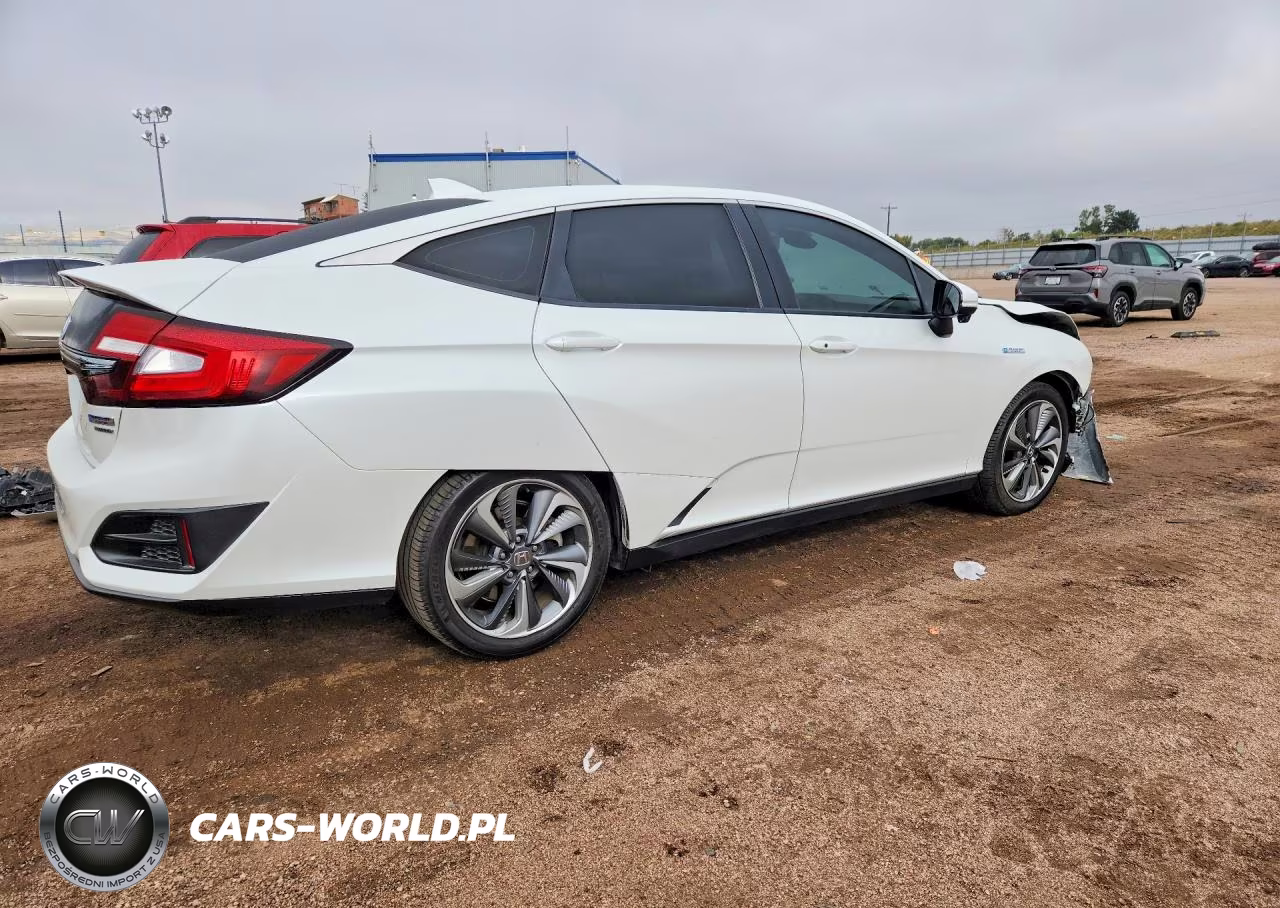 2018 Honda Clarity Touring VIN:JHMZC5F36JC005487 - 3