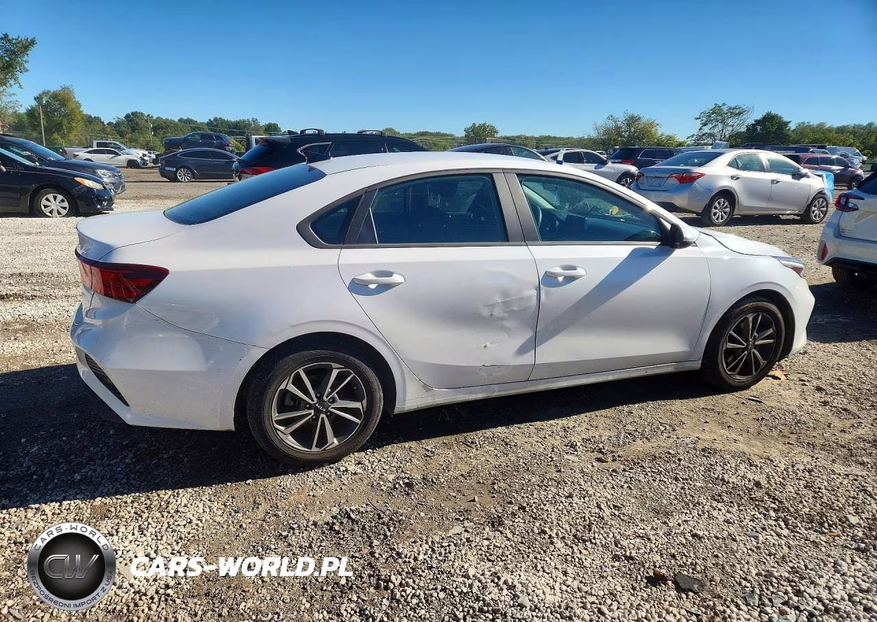 2024 Kia Forte Lxs VIN:3KPF24AD6RE757230 - 3
