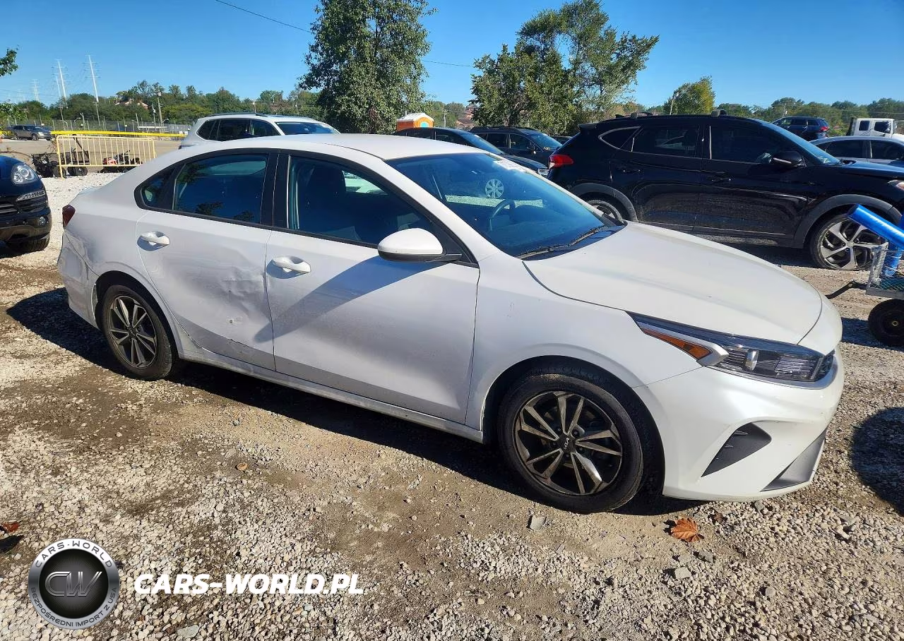 2024 Kia Forte Lxs VIN:3KPF24AD6RE757230 - 4