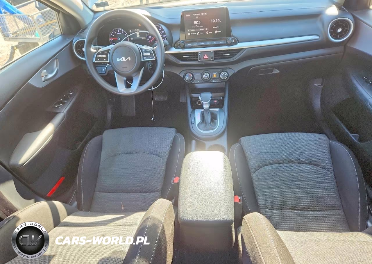 2024 Kia Forte Lxs VIN:3KPF24AD6RE757230 - 8