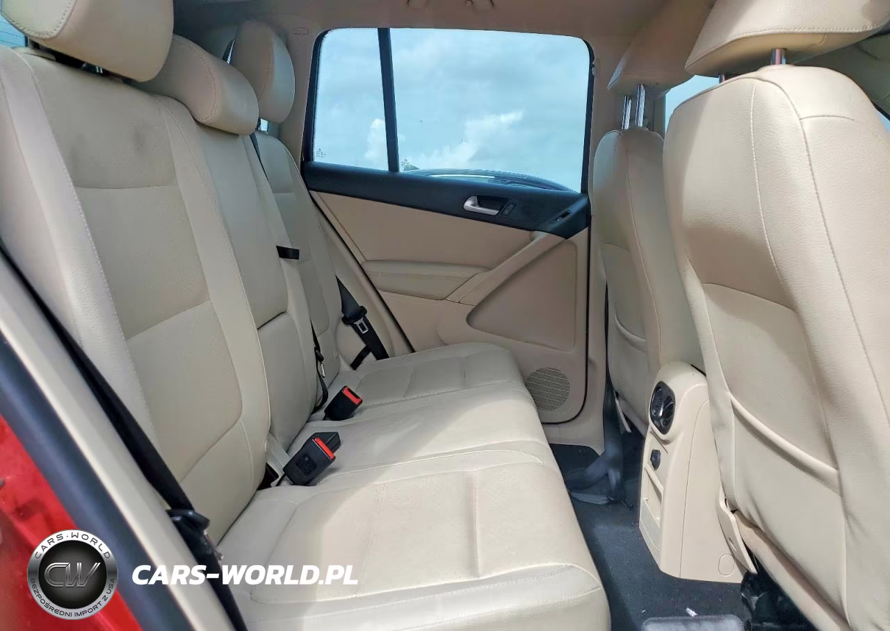 2016 Volkswagen Tiguan S VIN:WVGAV7AX9GW040719 - 11