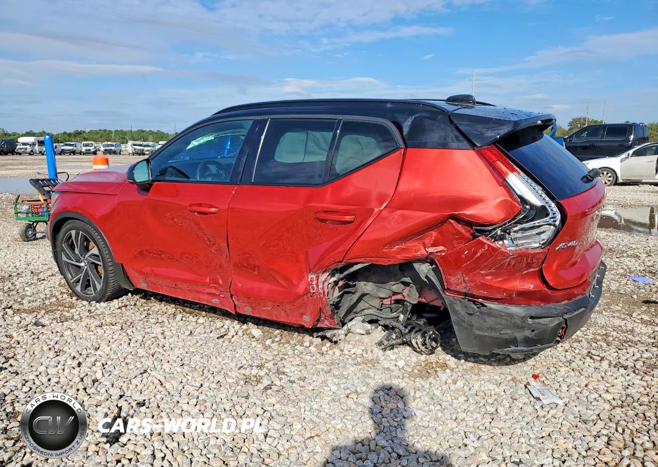 2021 Volvo Xc40 T5 R-Design VIN:YV4162UM1M2468211 - 2