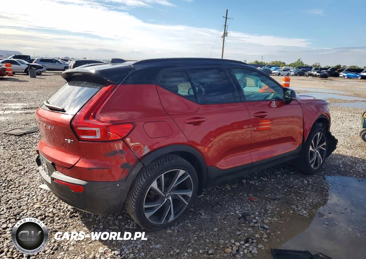 2021 Volvo Xc40 T5 R-Design VIN:YV4162UM1M2468211 - 3