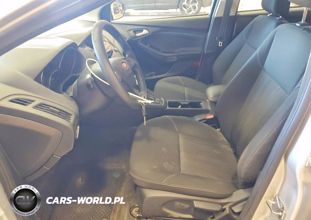 2018 Ford Focus Se VIN:1FADP3F24JL213899 - 7