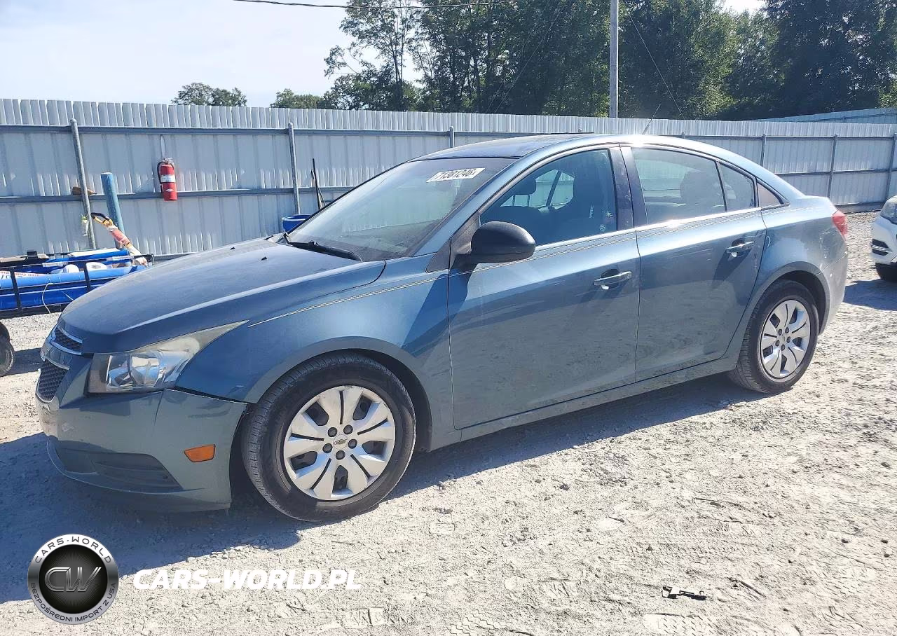 2012 Chevrolet Cruze Ls – zdjęcie 1 z 12