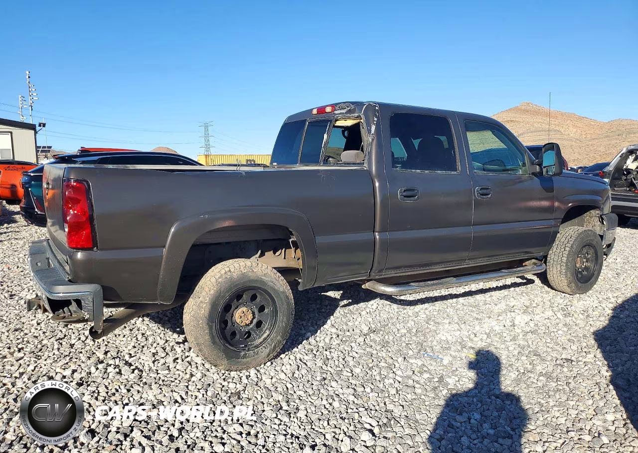 2006 Chevrolet Silverado K2500 Heavy Duty VIN:1GCHK23D16F204075 - 3