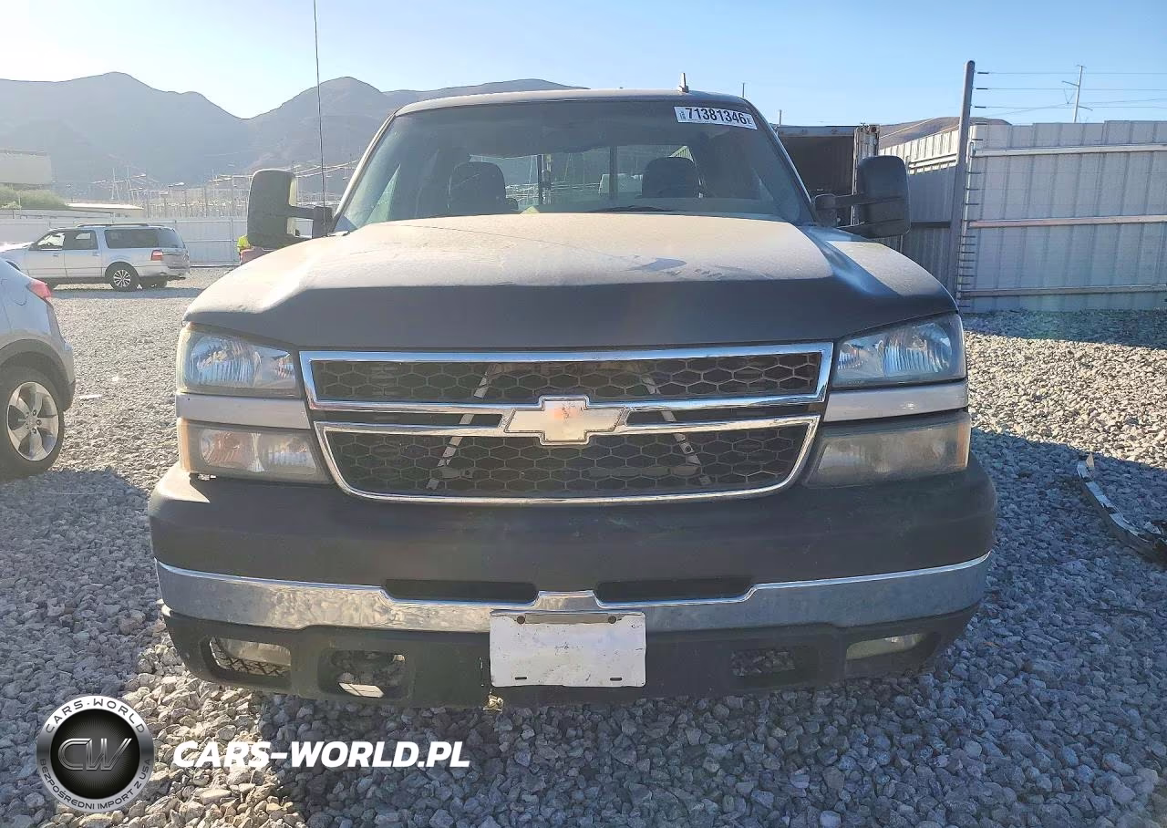 2006 Chevrolet Silverado K2500 Heavy Duty VIN:1GCHK23D16F204075 - 5