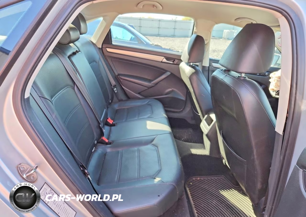 2015 Volkswagen Passat S VIN:1VWAT7A30FC056652 - 10