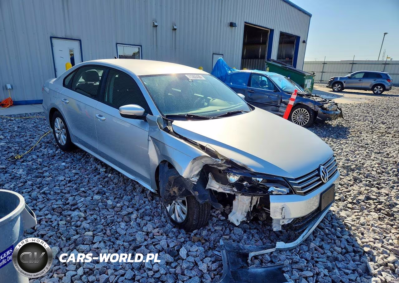 2015 Volkswagen Passat S VIN:1VWAT7A30FC056652 - 4