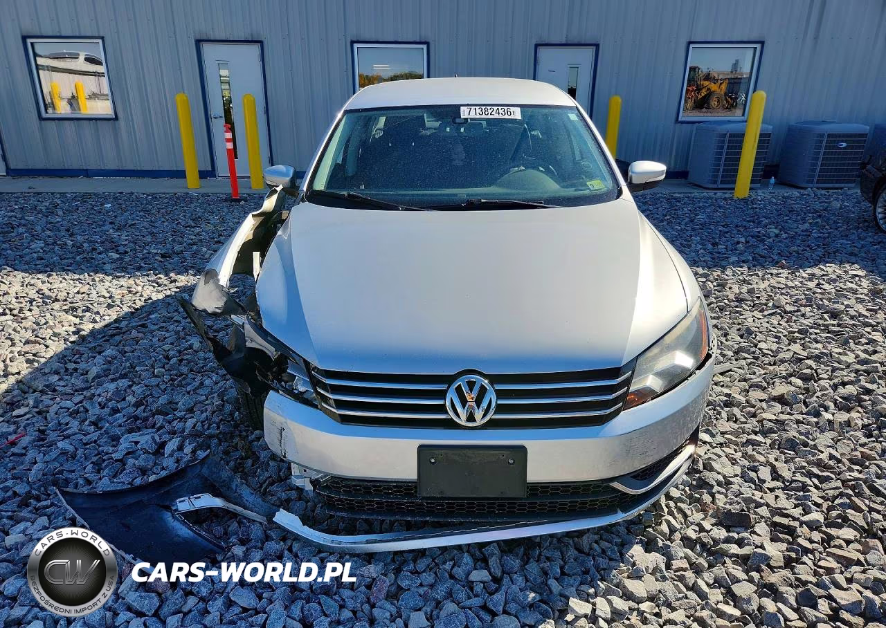 2015 Volkswagen Passat S VIN:1VWAT7A30FC056652 - 5